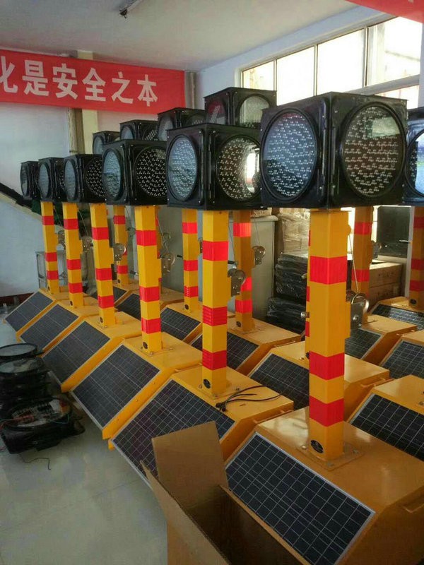 福建移動式太陽能信號燈